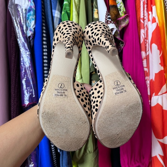 Cityclassified Cheetah Heels - Picture 2 of 3